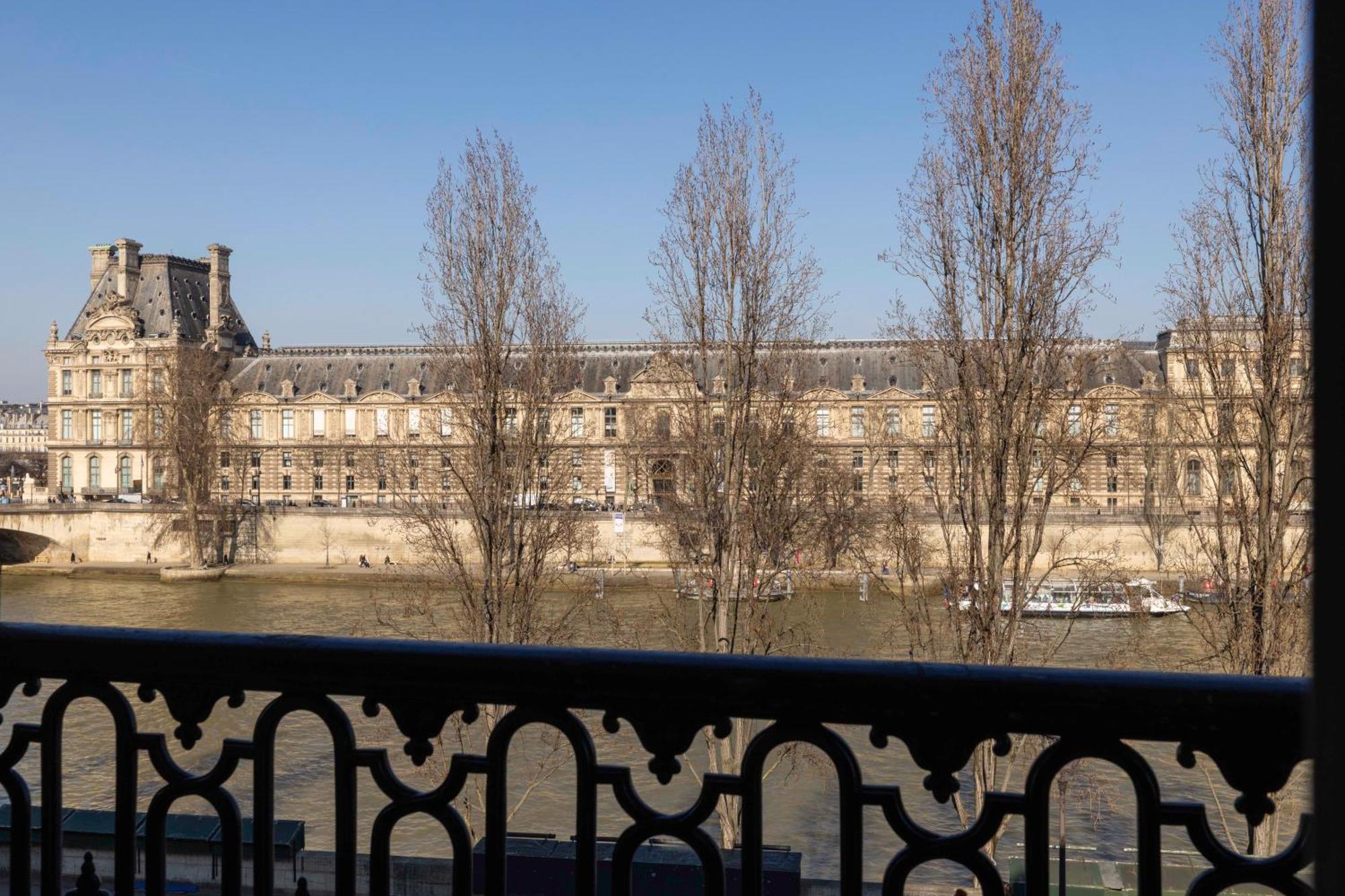 Hotel Du Quai Voltaire Paris Exterior photo